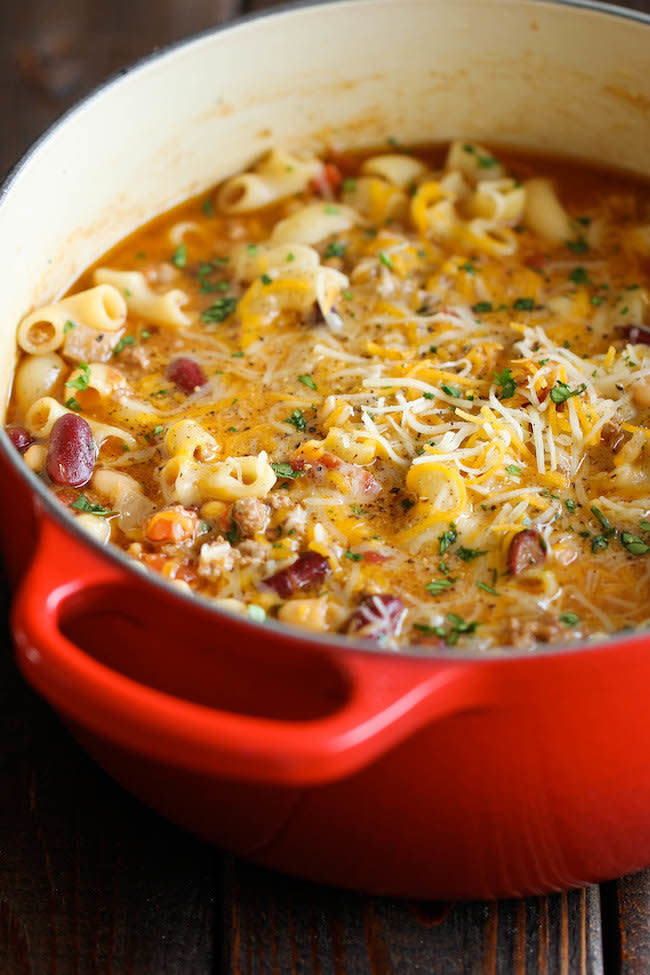 <strong>Get the <a href="http://damndelicious.net/2014/03/15/one-pot-chili-mac-cheese/" target="_blank">One Pot Chili Mac And Cheese recipe</a> from Damn Delicious</strong>