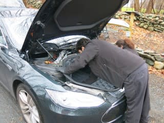 Onsite service by Tesla Motor technicians on 2013 Tesla Model S, upstate NY [photo: David Noland]