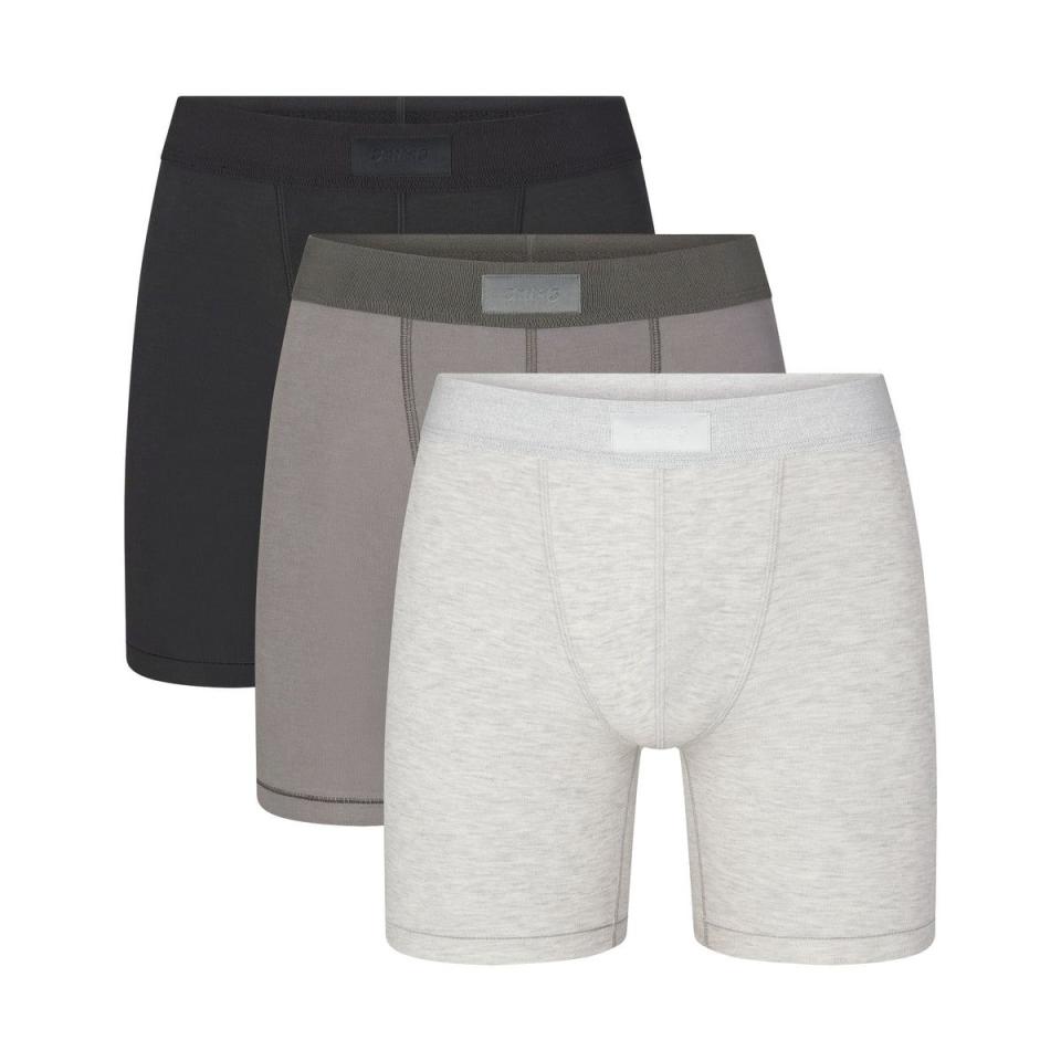 <p><a href="https://go.redirectingat.com?id=74968X1596630&url=https%3A%2F%2Fskims.com%2Fproducts%2Fskims-cotton-mens-5-inch-boxer-brief-3-pack-heather-multi&sref=https%3A%2F%2F" rel="nofollow noopener" target="_blank" data-ylk="slk:Shop Now;elm:context_link;itc:0;sec:content-canvas" class="link ">Shop Now</a></p><p>Cotton 5" Boxer Brief, 3-Pack</p><p>skims.com</p><p>$46.00</p>