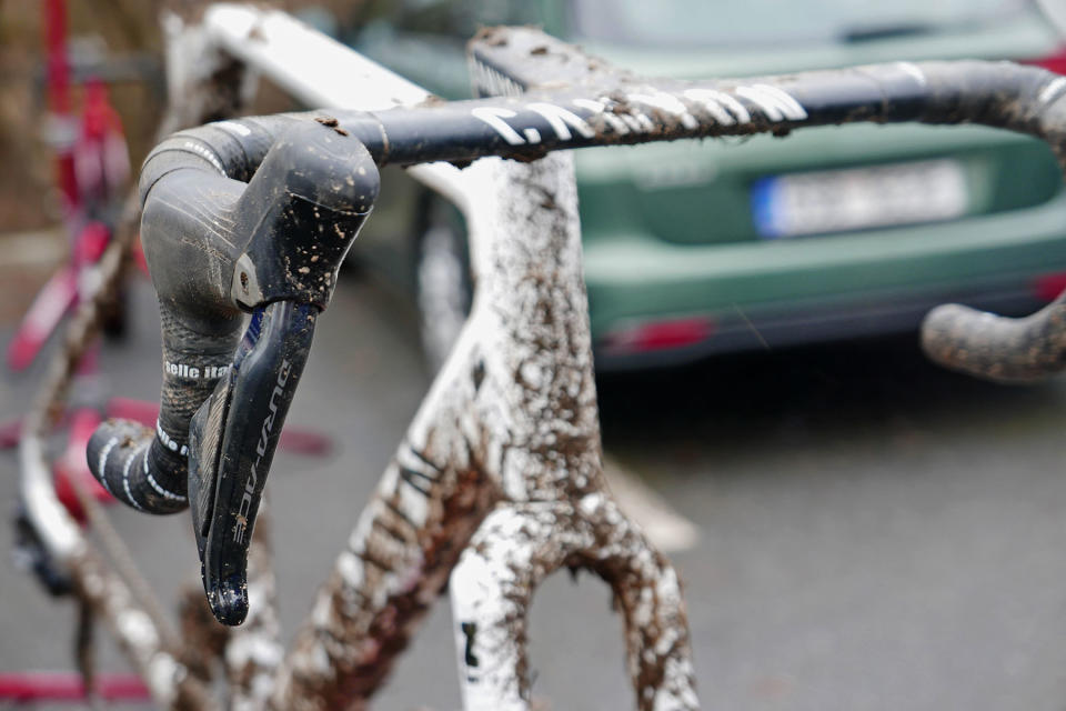 MvdP Pro Bike Check: Canyon Inflite CFR (CF SLX) cyclocross bike of 2024 World Champ Mathieu van der Poel, Dura-Ace levers