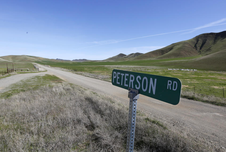 Peterson Road is seen in the the Sites Valley, the location of a proposed reservoir, near Maxwell, Calif, Wednesday March, 19, 2014. In a show of bipartisanship, Democratic Rep. John Garamendi and Republican Rep. Doug LaMalfa proposed legislation Wednesday, for a federal study of the costs of building the Sites Reservoir in the valley that is about an hour's drive north of Sacramento. (AP Photo/Rich Pedroncelli)