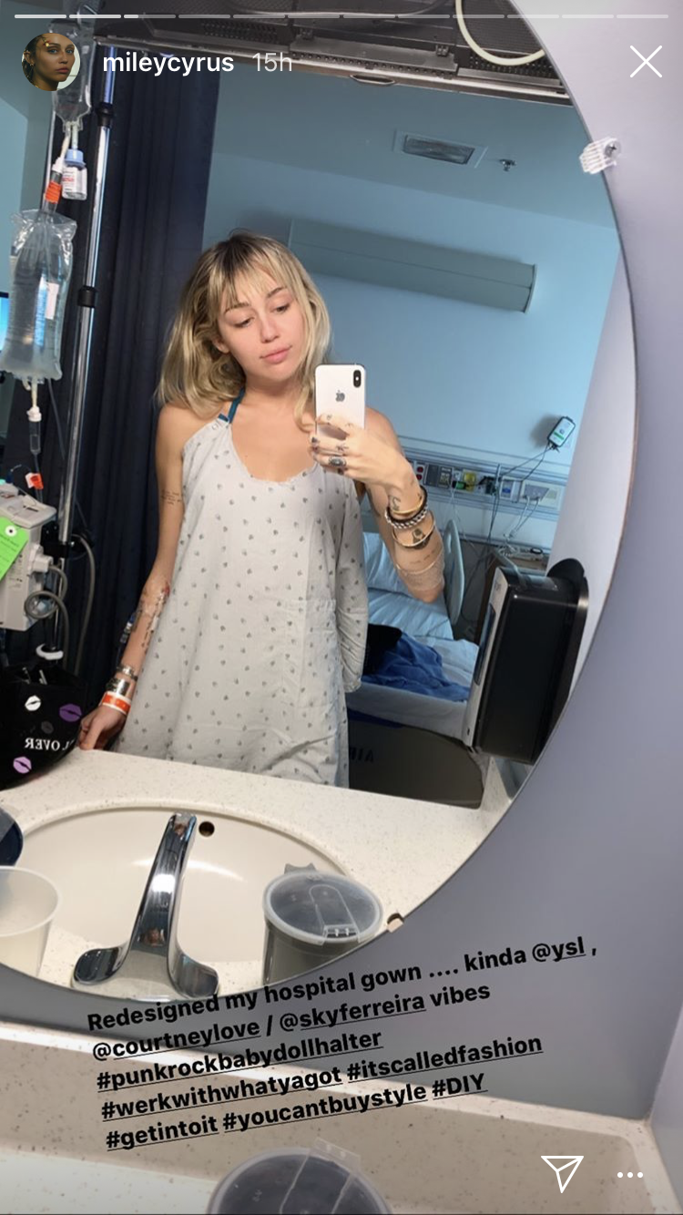 Miley Cyrus gave her hospital gown a makeover. (Screenshot: Miley Cyrus via Instagram)