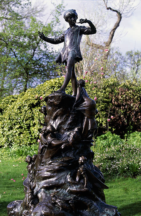 peter-pan-statue