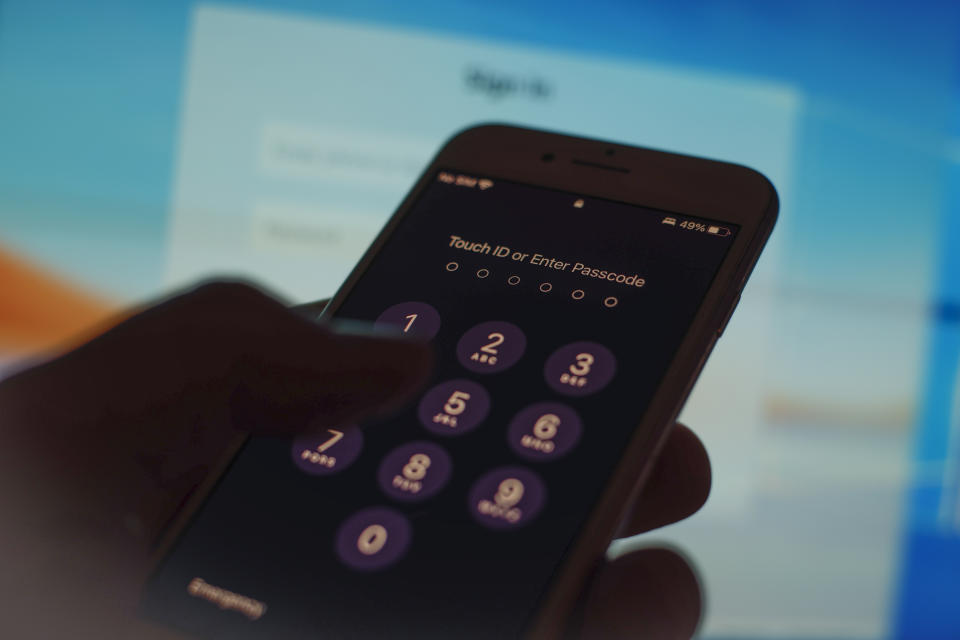 Código de acceso en un iPhone. Foto de STR/NurPhoto vía Getty Images