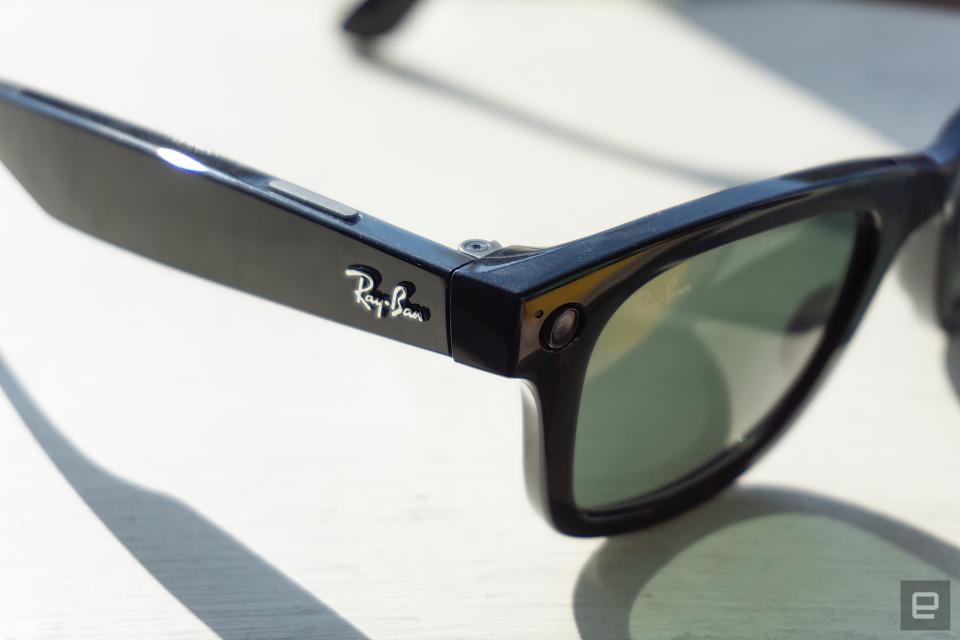 <p>Ray-Ban Stories capture button</p>
