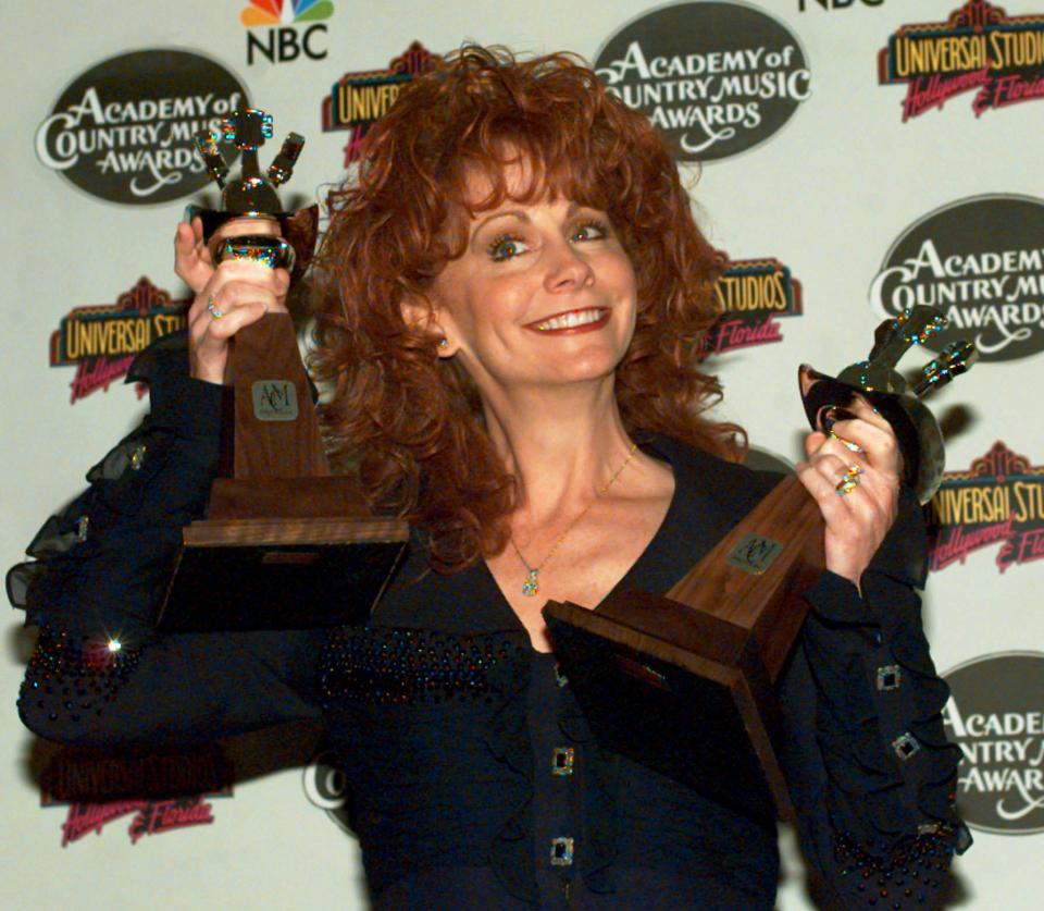 1995: Reba McEntire