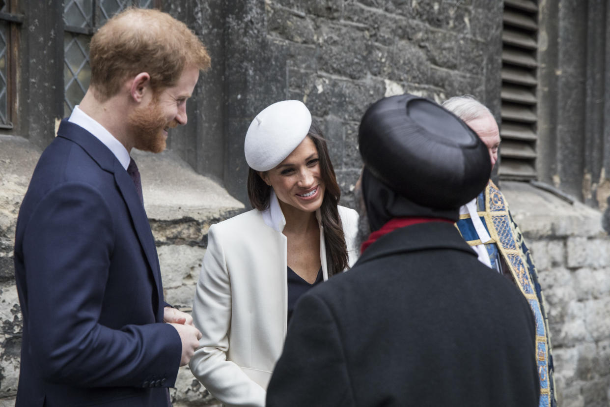 When it comes to meeting people, Markle has a natural ease, body language experts say.