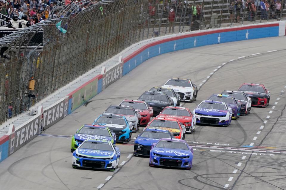 Drivers take the green flag to start Stage 1 of a NASCAR All-Star auto race at Texas Motor Speedway in Fort Worth, Texas, Sunday, May 22, 2022. (AP Photo/Larry Papke)