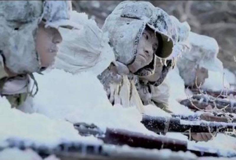 中國2021年愛國電影《長津湖》講述中國人民志願軍與美軍交戰的過程。   圖：翻攝自長津湖電影畫面