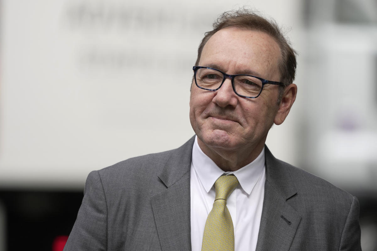 #London prosecutor calls Oscar-winning actor Kevin Spacey ‘a sexual bully’ who preys on men