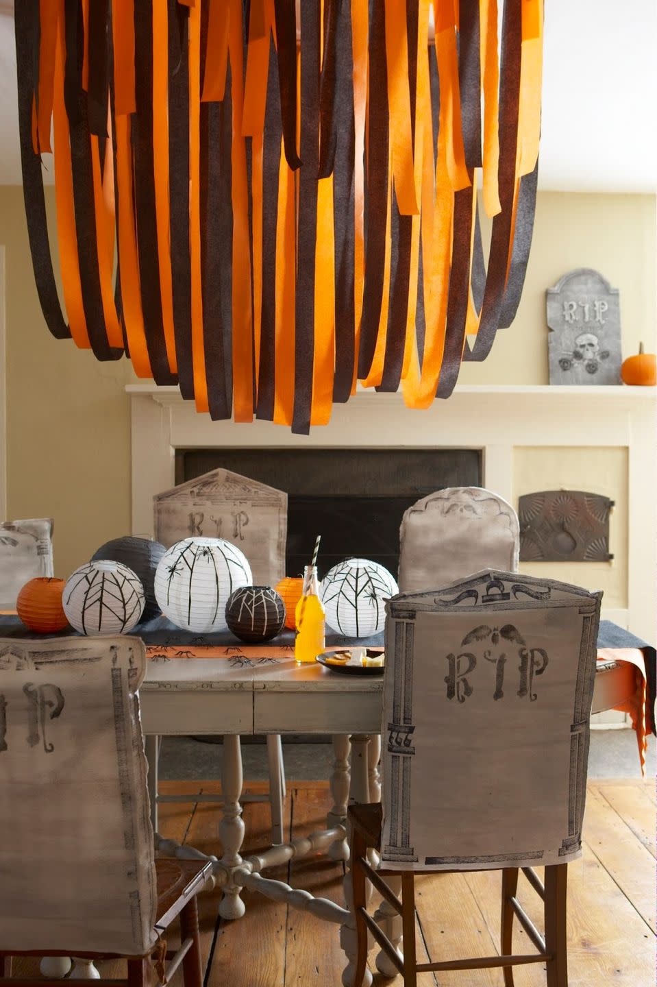 Spooky Paper Lanterns Centerpiece