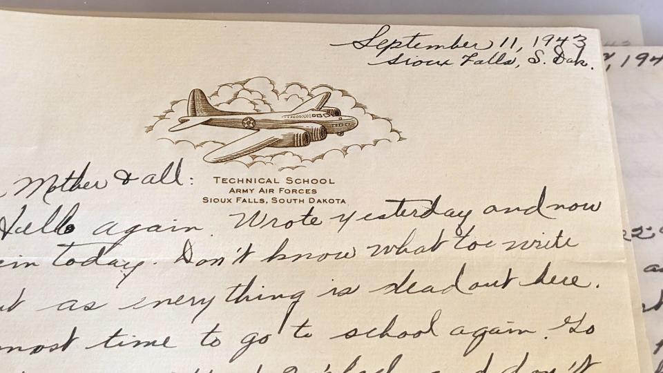 A letter written by Quentin Stambaugh to his family from Sioux Falls, South Dakota in 1943.