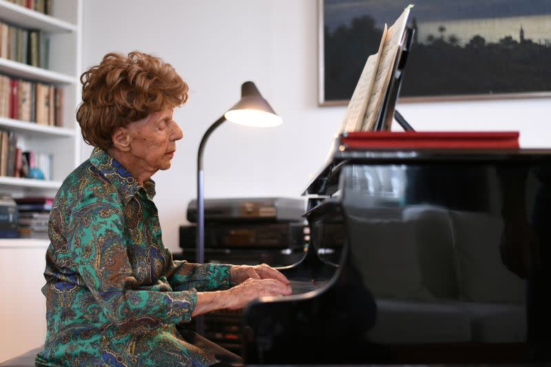 At 106 years old, French pianist prepares to release new album