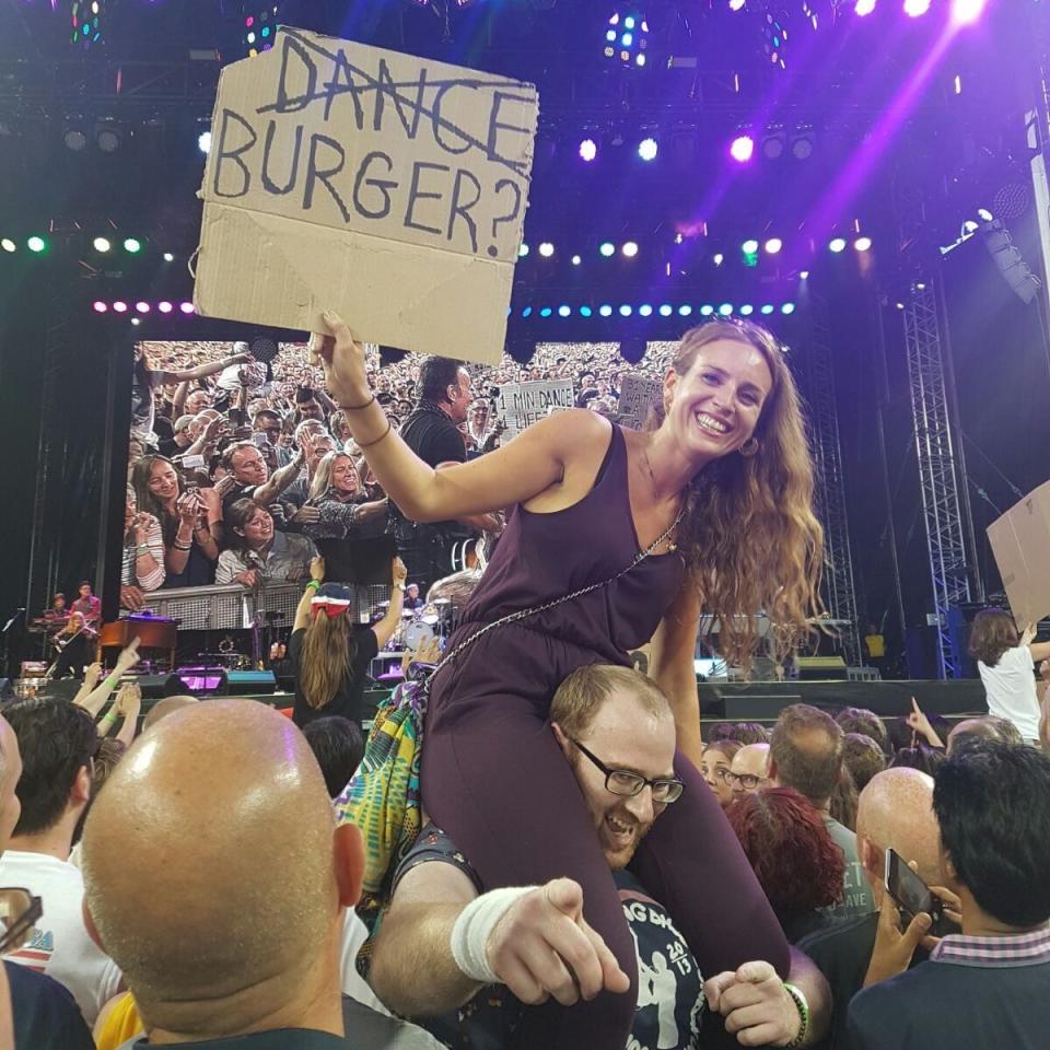 Hannah Summers at Bruce Springsteen concert