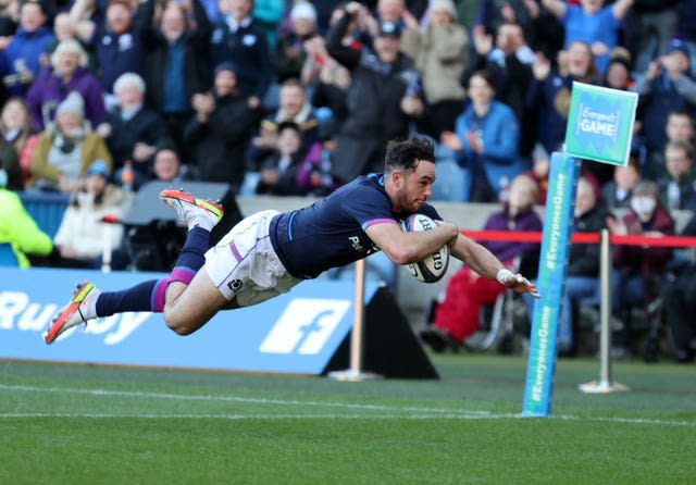 Rufus McLean scores a try