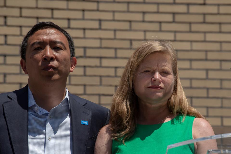 Andrew Yang and Kathryn Garcia campaign together (Getty Images)