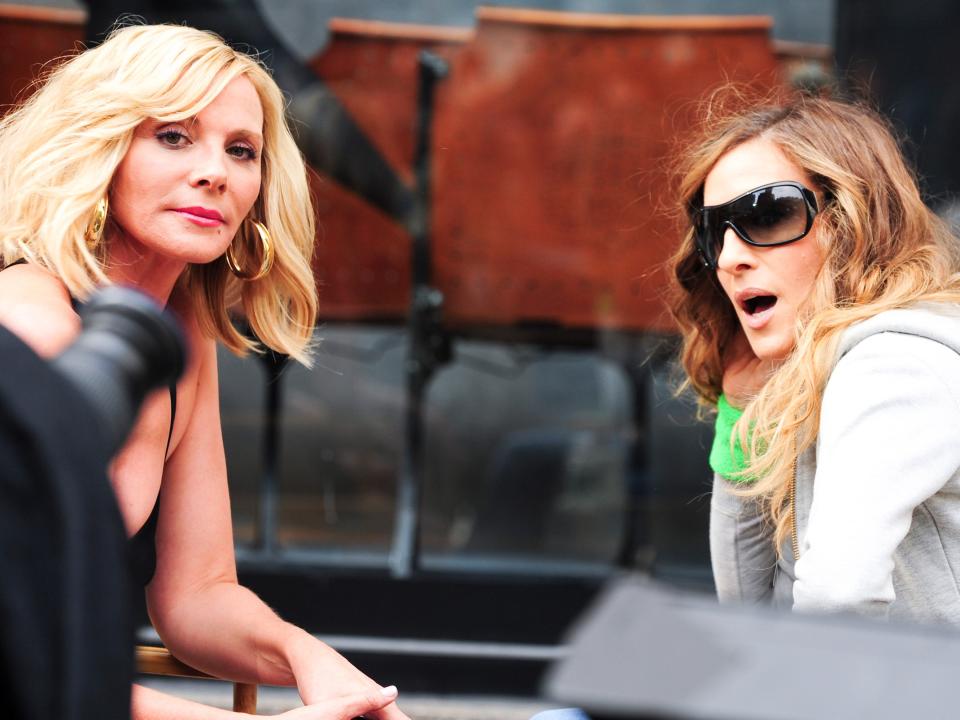 Kim Cattrall and Sarah Jessica Parker on location at the "Sex And The City 2" film set at Bergdorf Goodman on September 9, 2009