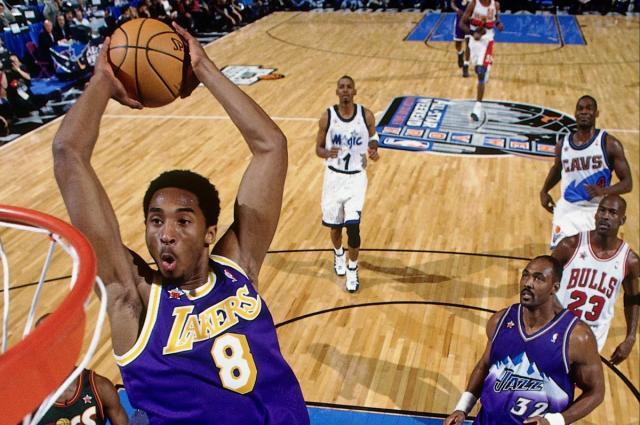 Kobe Bryant Booed at 2002 All-Star Game MVP Presentation 