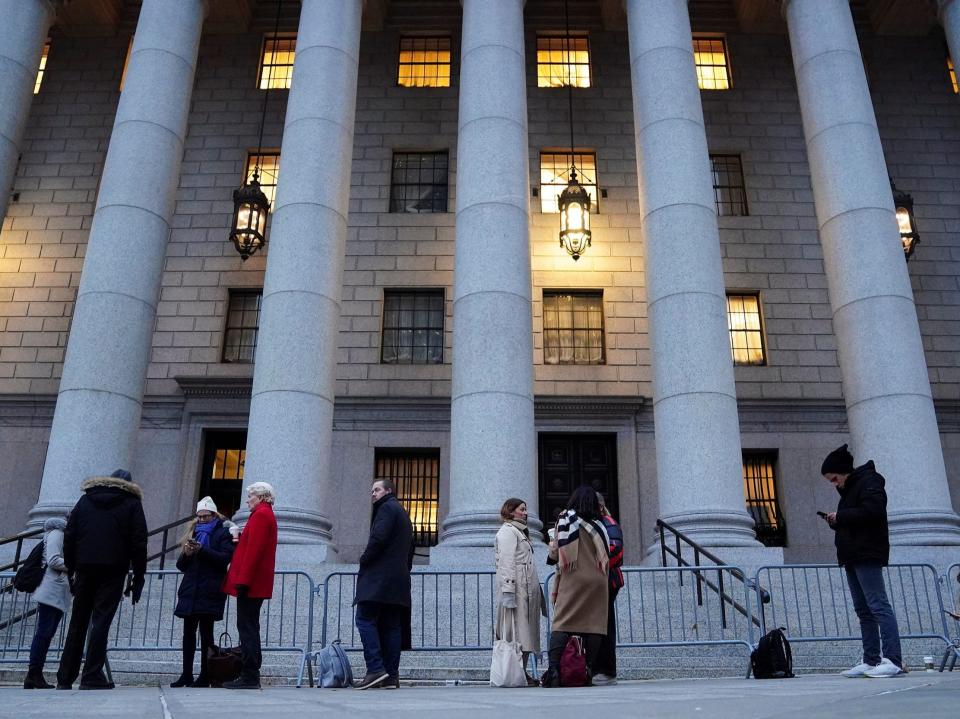 ghislaine maxwell courthouse line outside