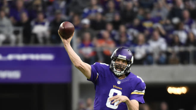 Can Sam Bradford pass his way to another top-five fantasy finish in Week 2? Yahoo Fanalyst Liz Loza analyzes the QB’s Week 2 matchup.