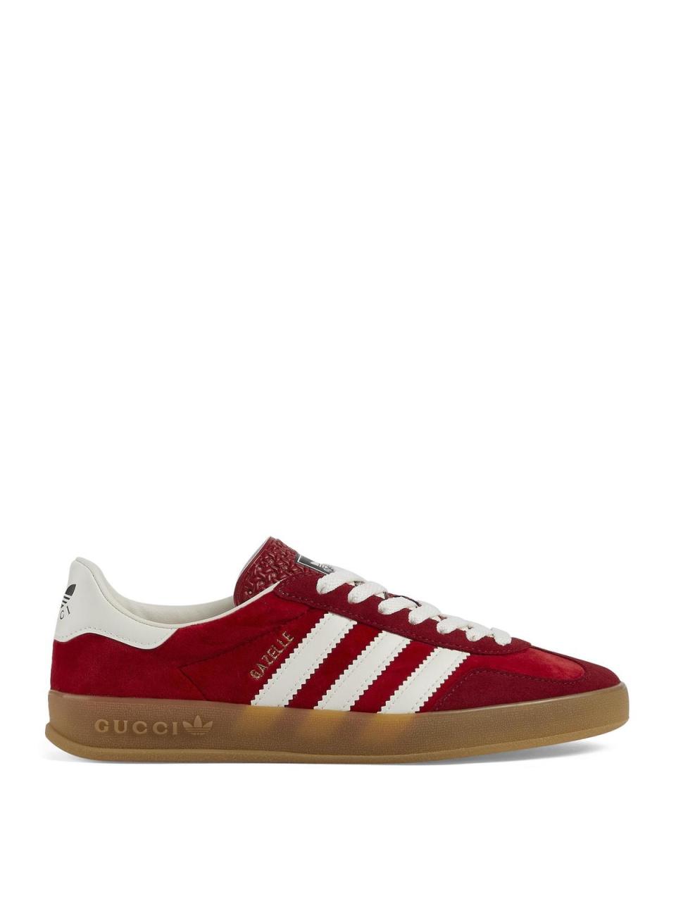 adidas x GUCCI紅色球鞋。NT$28,400（古馳提供）