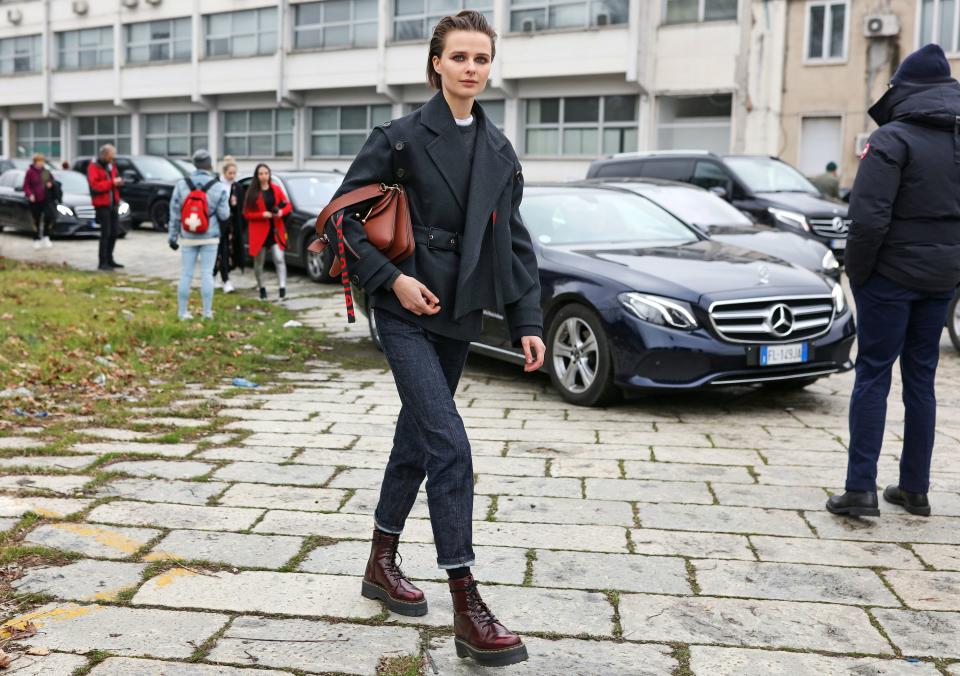 Phil Oh captures the best street style beauty looks of Milan Fashion Week Fall 2018, from twin pink bobs to kitschy plastic hair accessories.