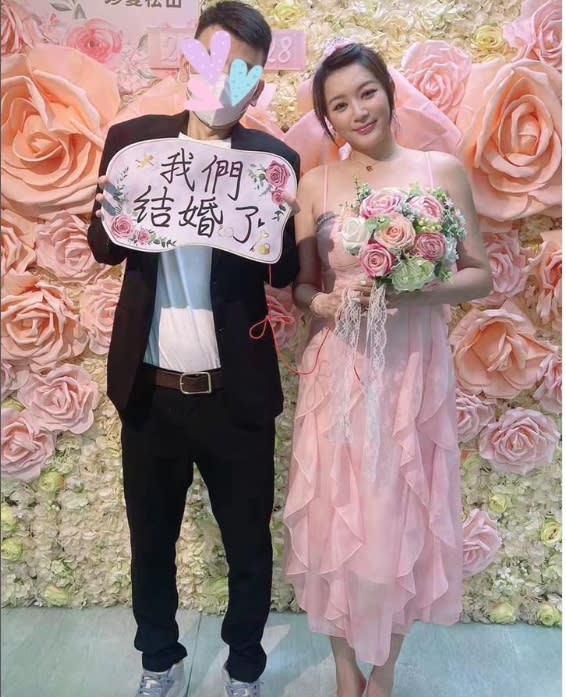 李妍瑾（右）去年８月與小人物登記結婚，未料４個月後就畫下句點。（翻攝自 IG＠li_yen_chin）
