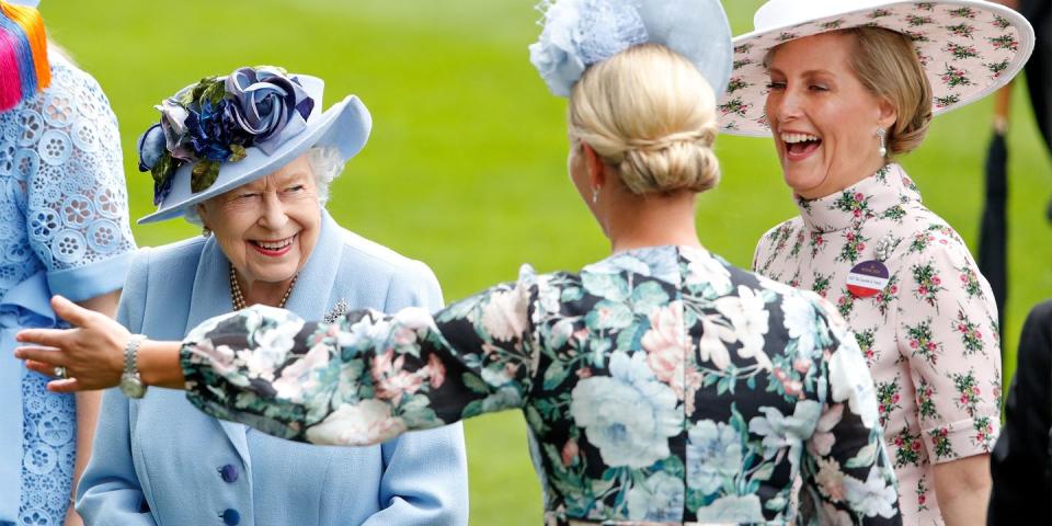 <p>Queen Elizabeth laughs with her granddaughter, Zara Tindall, and her daughter-in-law, Sophie, Countess of Wessex, at the Royal Ascot.</p>