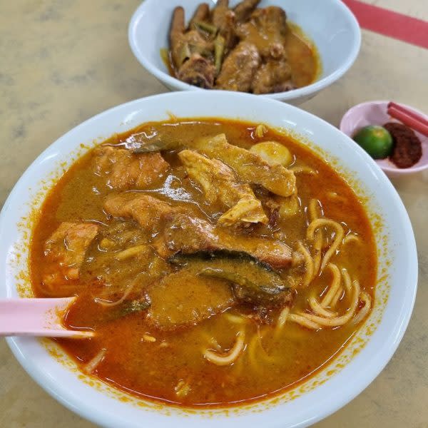 OUG Back-lane - curry mee