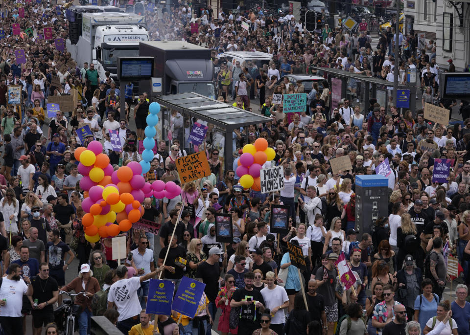 Unmute us': Marchers demand return of Dutch music festivals
