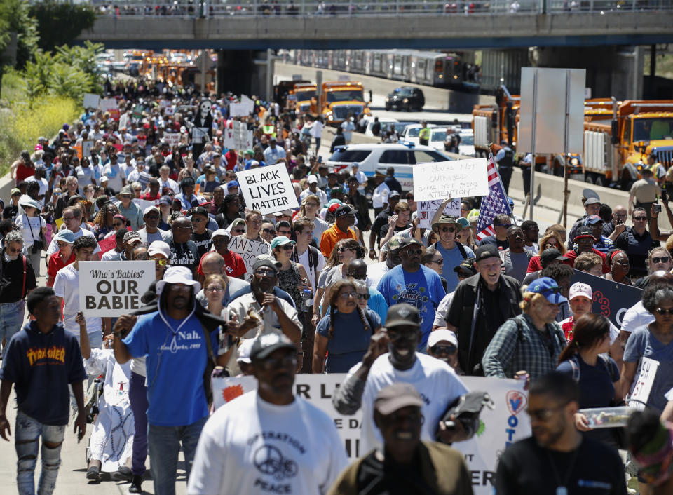 <p>Thousands of activists march onto Chicago Dan Ryan Expressway to protest violence in the city on July 7, 2018 in Chicago, Ill. (Photo: Kamil Krzaczynski/Getty Images) </p>