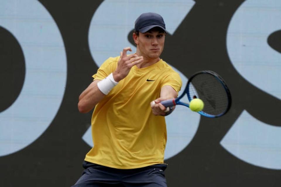 Jack Draper won his first ATP title on Sunday, beating Matteo Berrettini in three sets to take the Stuttgart Open.
