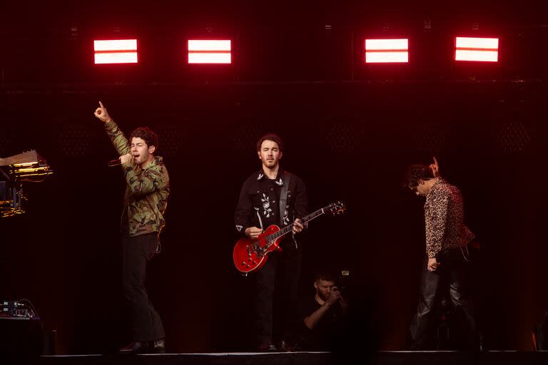 ESP - The Jonas Brothers en el Movistar Arena. Buenos Aires, 25/04/24.