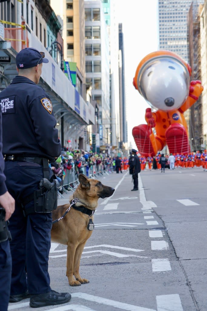 Foxmoore considers this photo, of Officer Justin Gelband and his K9 Rett, her most iconic. @MFoxmoore