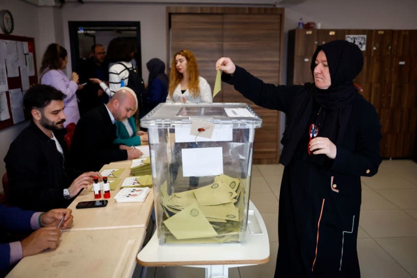 Turks vote in the 2023 presidential runoff election. 