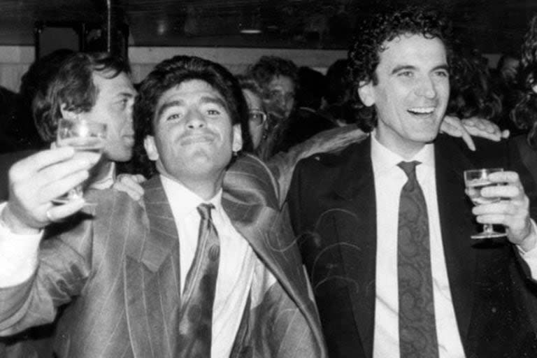 Dos ídolos de Nápoles: Diego Maradona y Massimo Troisi, protagonista de El cartero (1994), se admiraban mutuamente