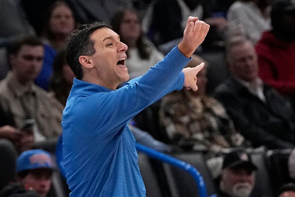 Oklahoma City Thunder head coach Mark Daigneault gestures in the second half of an NBA basketball game against the Chicago Bulls, Friday, Nov. 25, 2022, in Oklahoma City. (AP Photo/Sue Ogrocki)