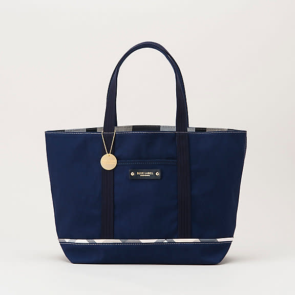 Burberry Japanese Blue Label Blue Label embroidered textured cloth antique  bag vintage - Shop 1j-studio Handbags & Totes - Pinkoi