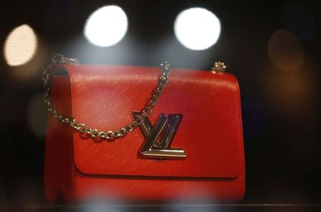 Invested Secoo, LVMH Plans to Roll out Luxury E-Commerce