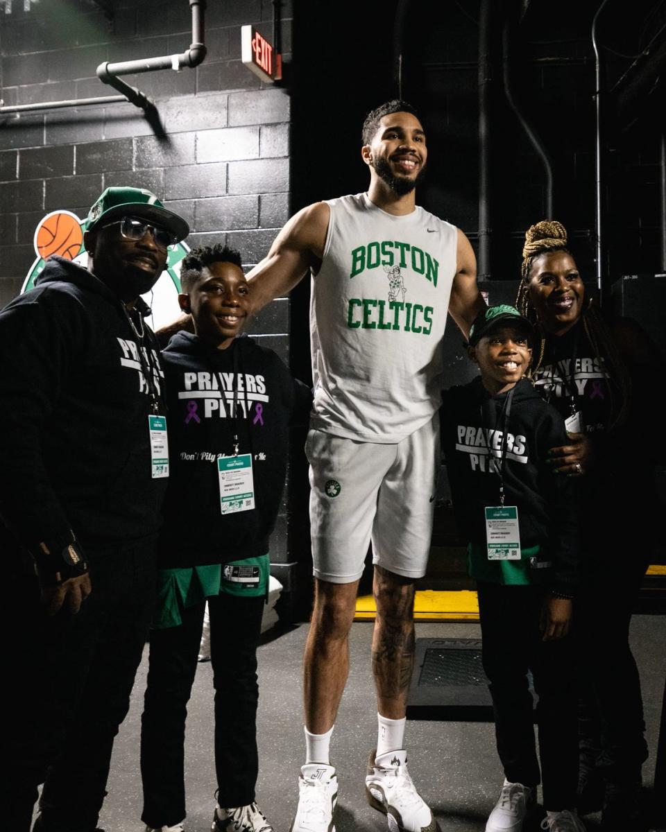 4 people with nba star jayson tatum