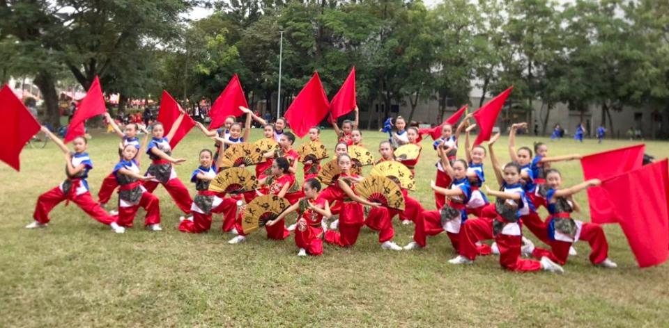 永康區復興國小舞蹈班在台南市學生舞蹈比賽中，榮獲民俗舞、現代舞，及傳統藝術比賽創意藝陣及武術彈腿共計四項特優。 （記者汪惠松攝）