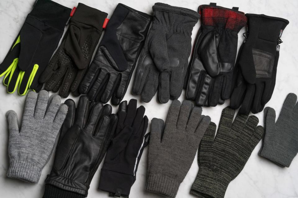 Touchscreen gloves