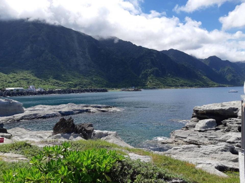 花蓮豐濱石梯坪風景區。（中華旅行社提供）