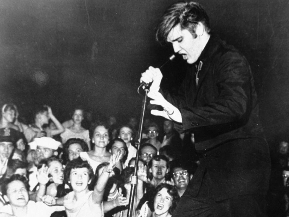 elvis presley singing