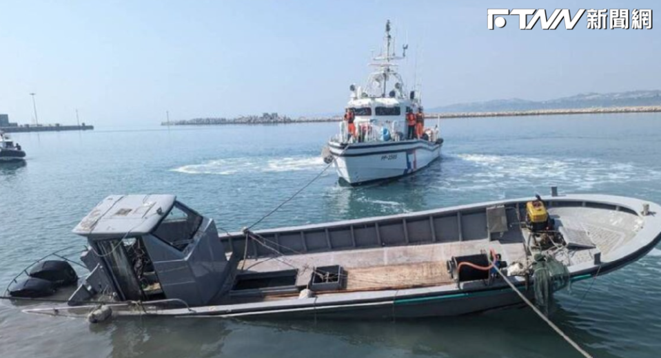 中國漁船非法越界翻覆釀二死案，民眾今早發現，船舶動態資訊系統顯示有大量中國漁船包圍金門海域。（圖／翻攝畫面）