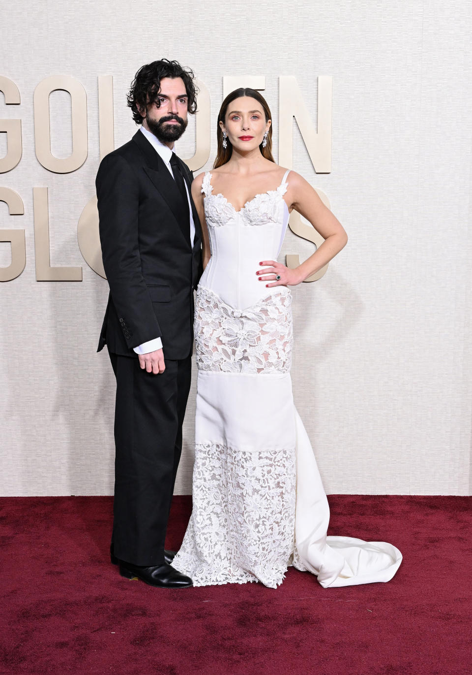 Elizabeth Olsen, golden globe, red carpet, awards, 