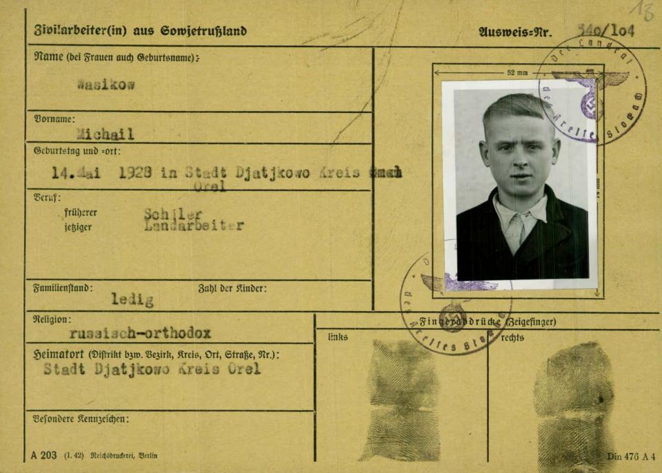 Registrierkarte eines jungen Zwangsarbeiters aus Russland, der in der Landwirtschaft arbeiten musste. - Copyright: Arolsen Archives