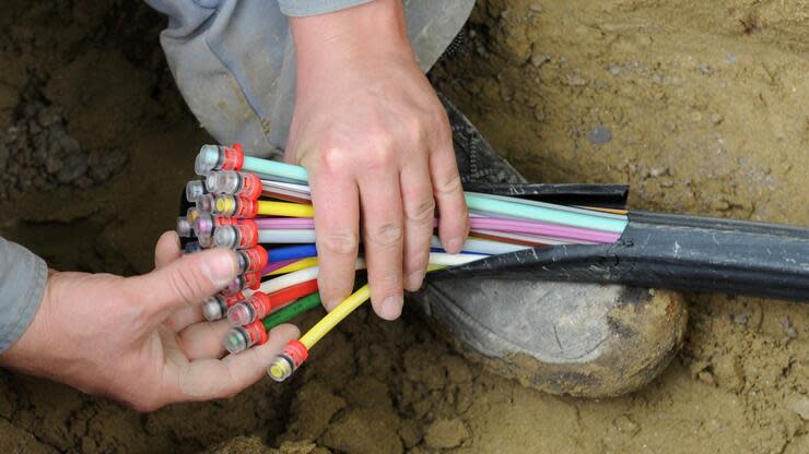 Infrastrukturprojekte wie Glasfasernetze sind gesuchte Investitionsobjekte für Großanleger. Foto: dpa