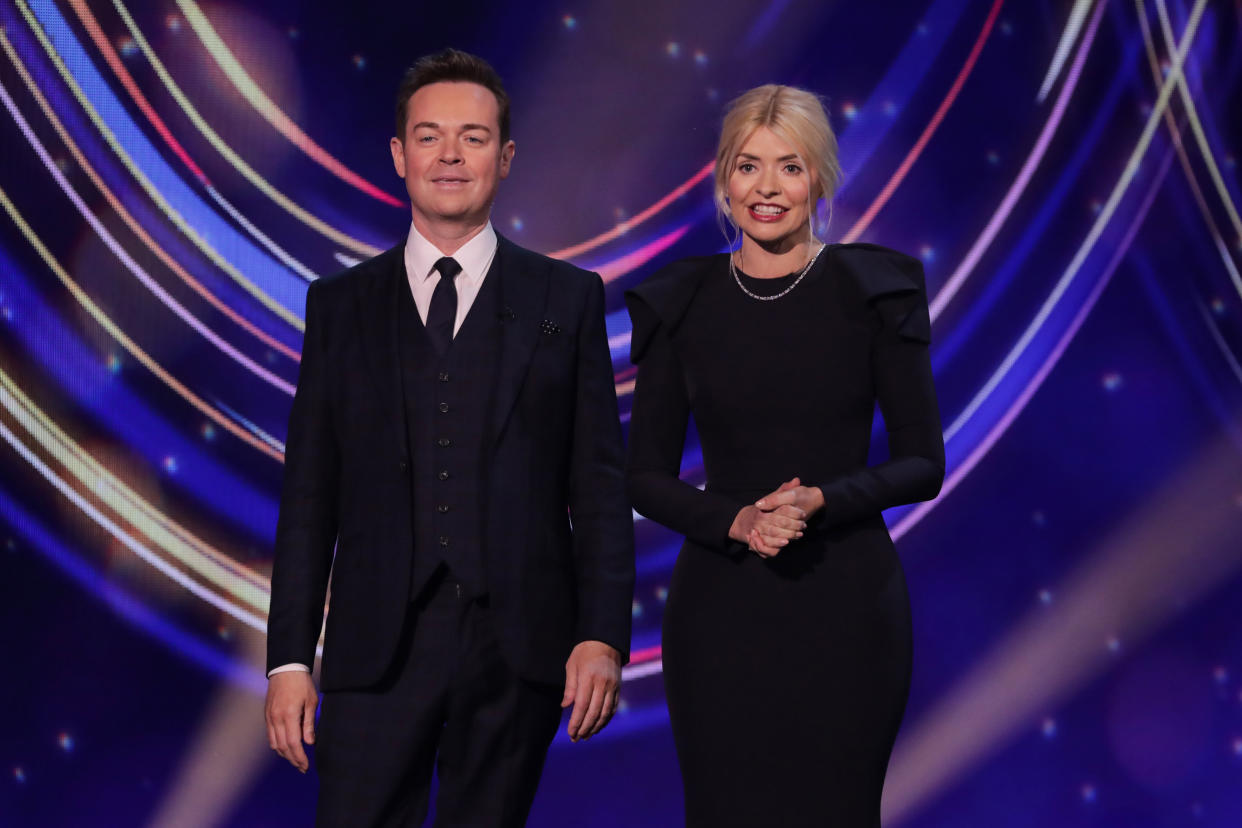 Holly Willoughby presented 'Dancing On Ice' with old CITV pal Stephen Mulhern as Phillip Schofield still has COVID. (ITV/Shutterstock)