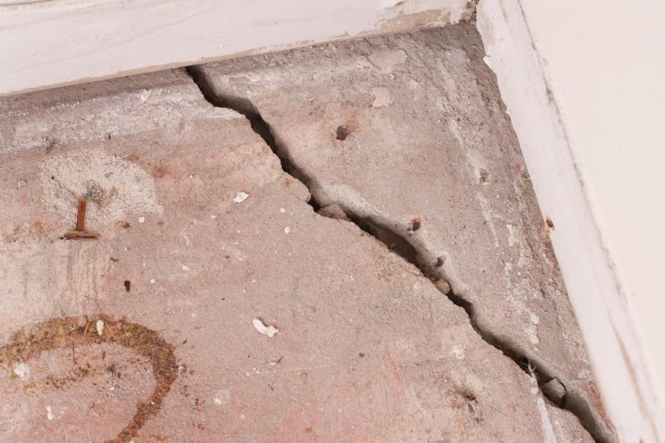 crack in foundation 